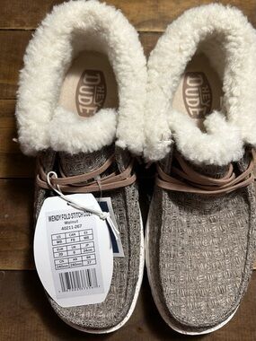 Hey Dude Wendy Fold Stitch Boot Cozy - Walnut with Natural Size W8